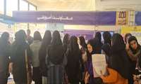 استقبال گسترده دانشجویان نو ورود از غرفه معاونت آموزشی